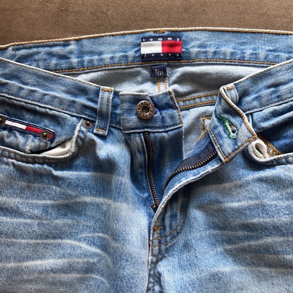 Retro 90's Tommy Hilfiger Distressed Jeans - Picture 4 of 5